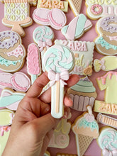Load image into Gallery viewer, Giant Lollipop Cookie Cutter and Stamp stl file