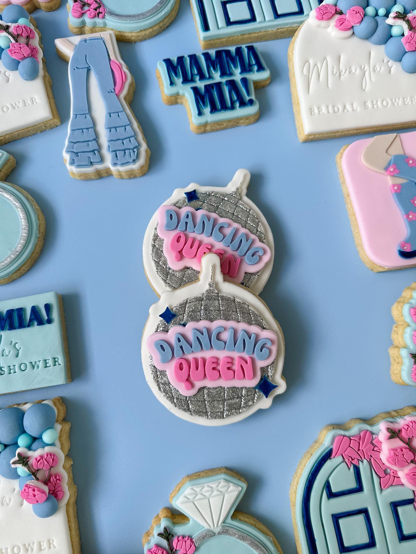 Dancing Queen debosser and matching cutter