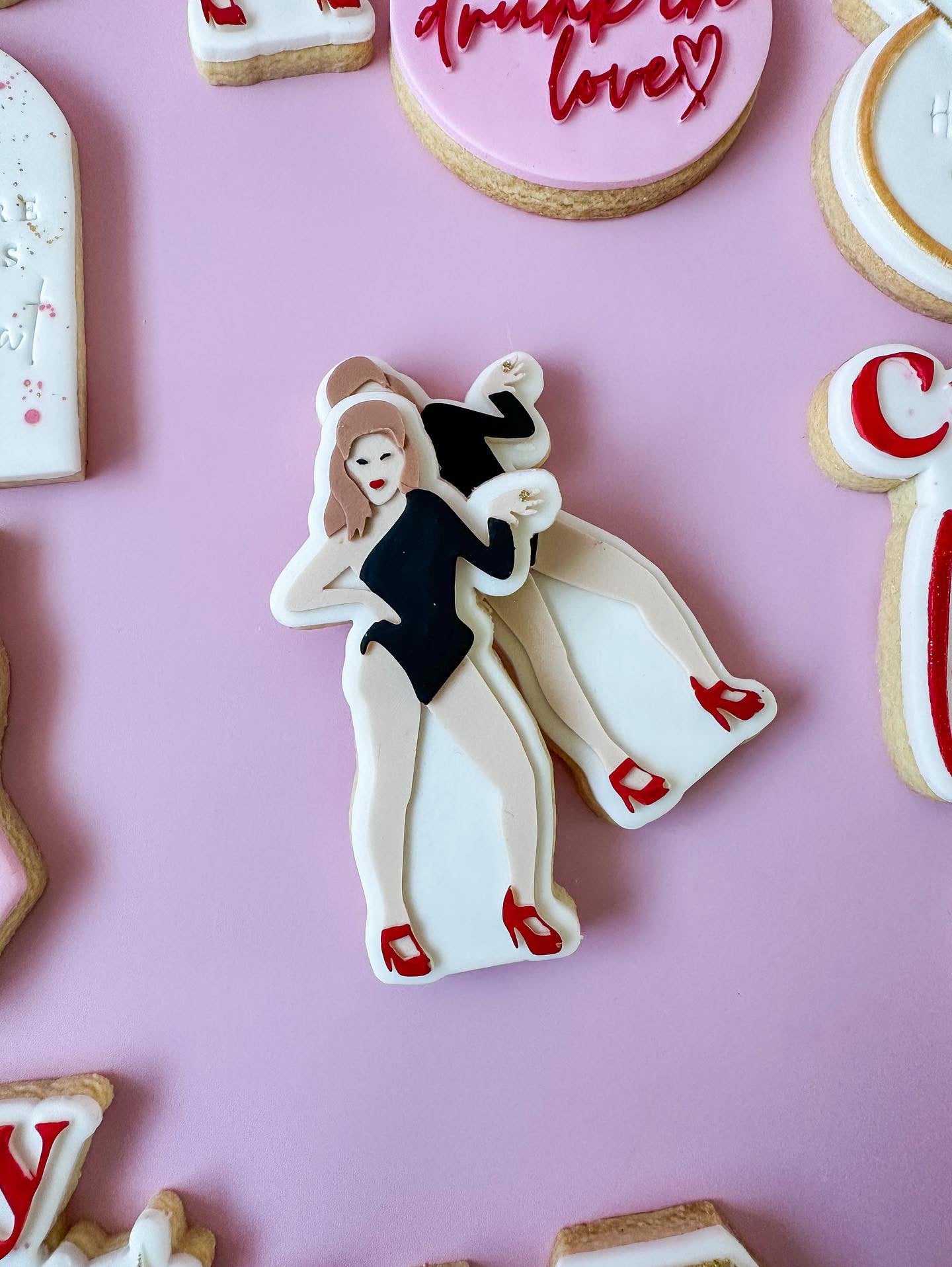 Queen B debosser and matching cutter